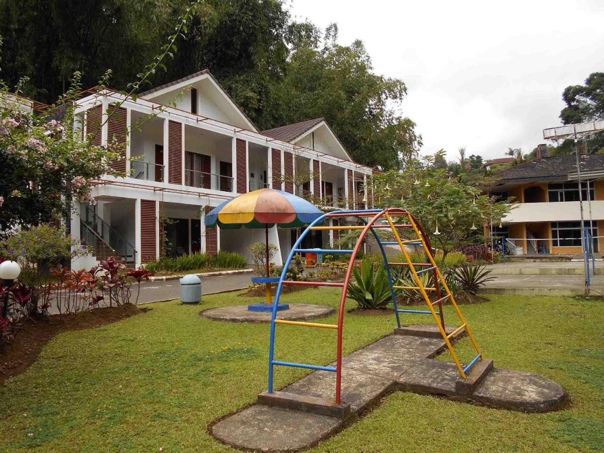 Zuri Resort Cipanas Puncak Ngoại thất bức ảnh